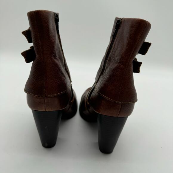 Born b.o.c. Traipse Brown Leather Ankle Double Buckle Comfort Booties 8 - Picture 4 of 8